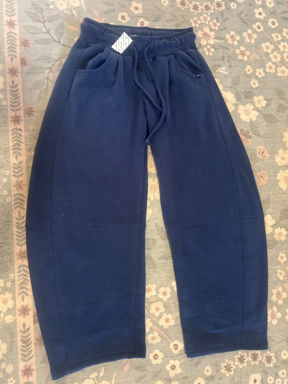 Urban Outfitters NWT Navy barrel Leg sweat pants
